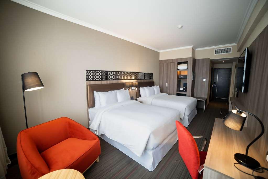 Doubletree By Hilton Trujillo Hotel Encalada Szoba fotó