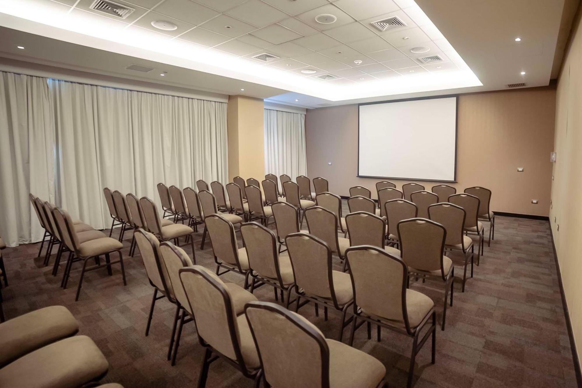 Doubletree By Hilton Trujillo Hotel Encalada Kültér fotó