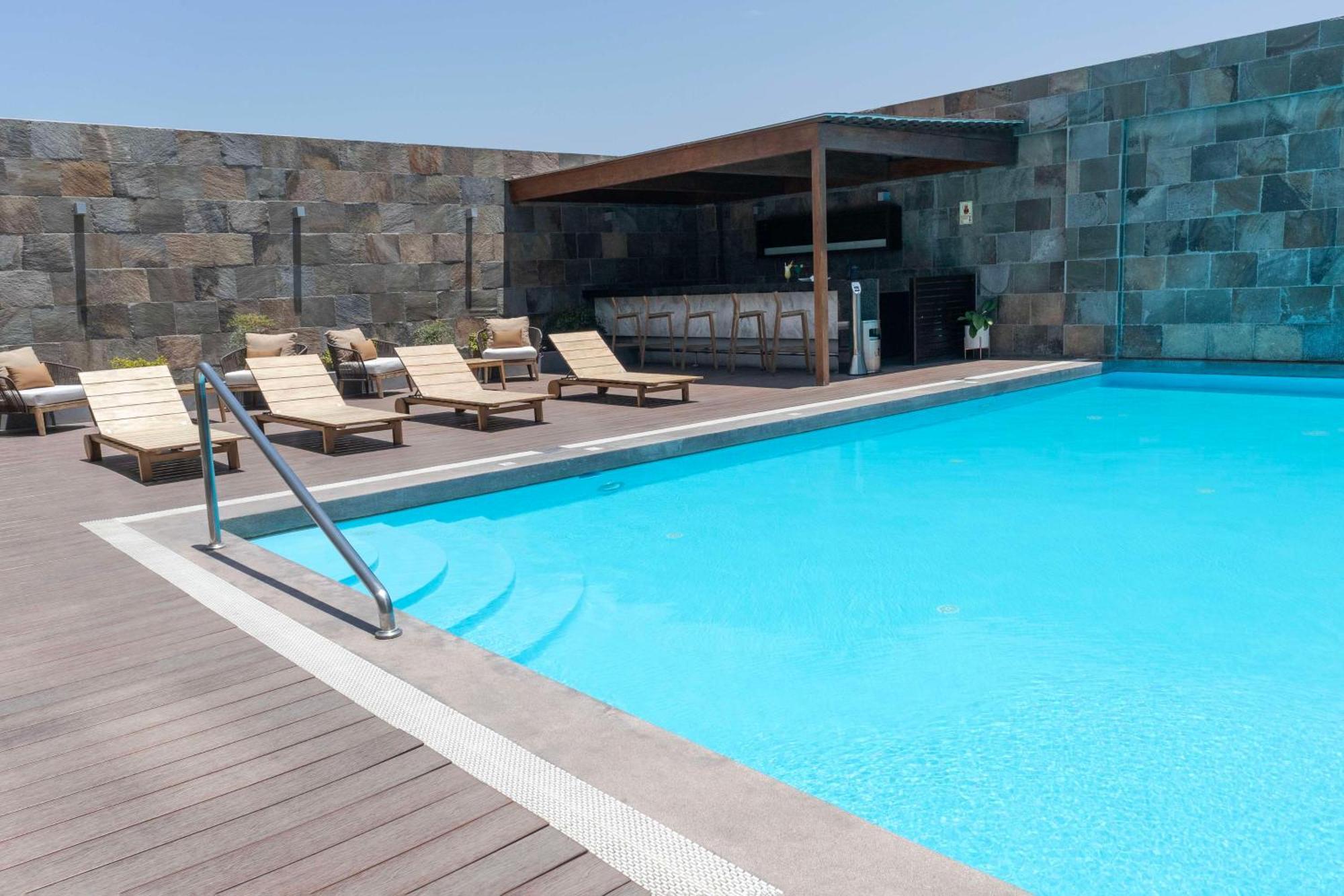 Doubletree By Hilton Trujillo Hotel Encalada Kültér fotó