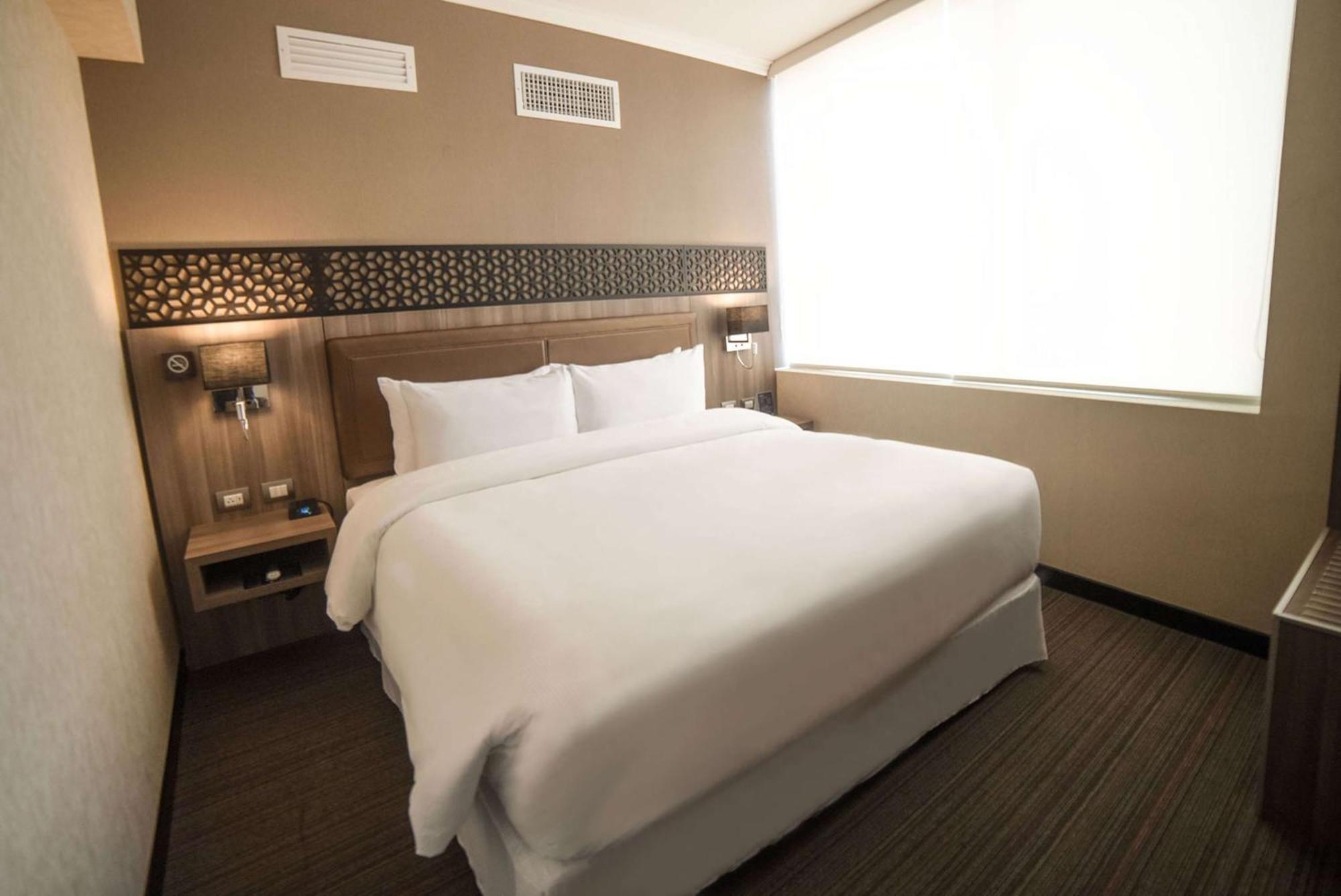 Doubletree By Hilton Trujillo Hotel Encalada Kültér fotó