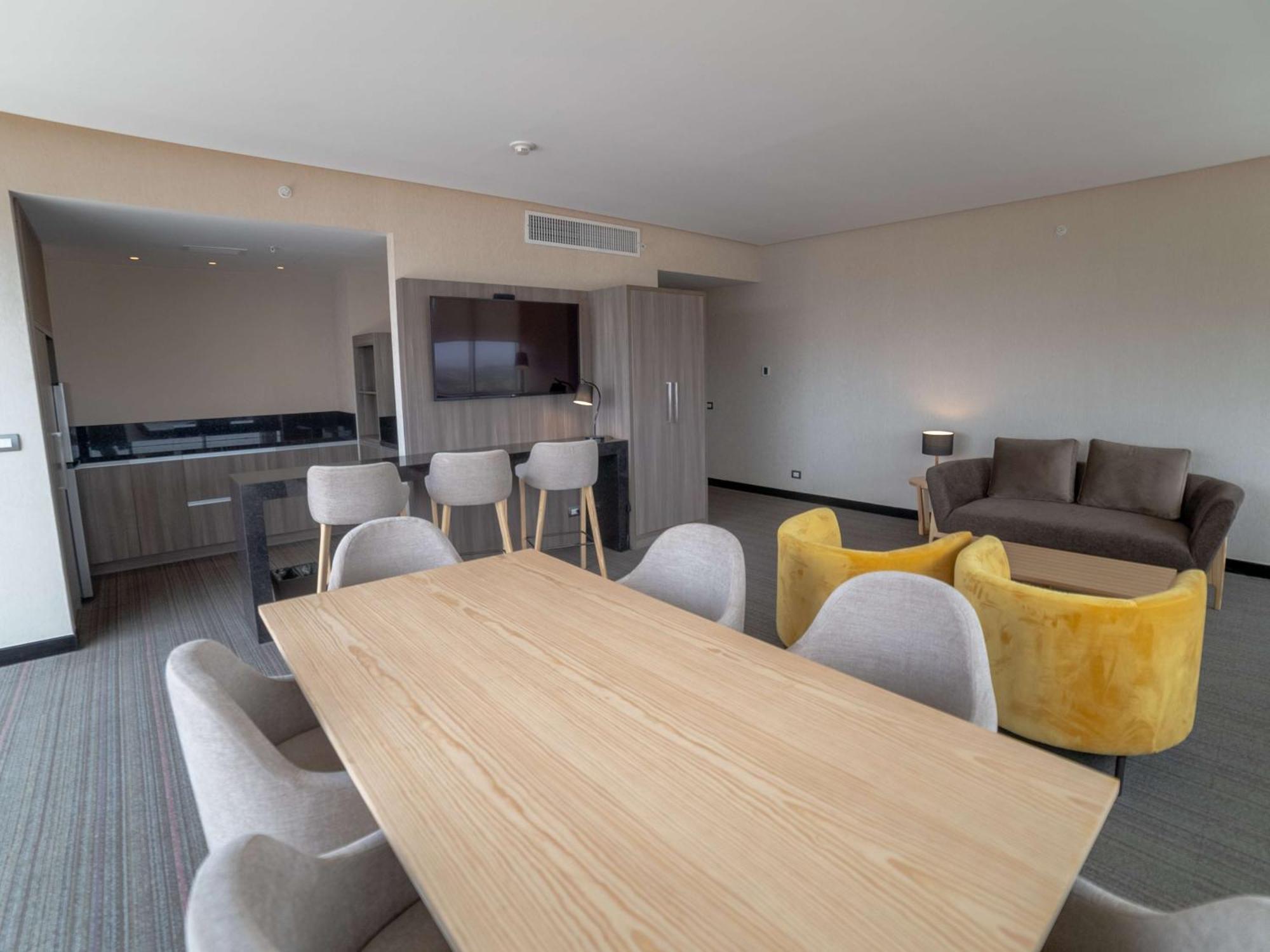 Doubletree By Hilton Trujillo Hotel Encalada Kültér fotó