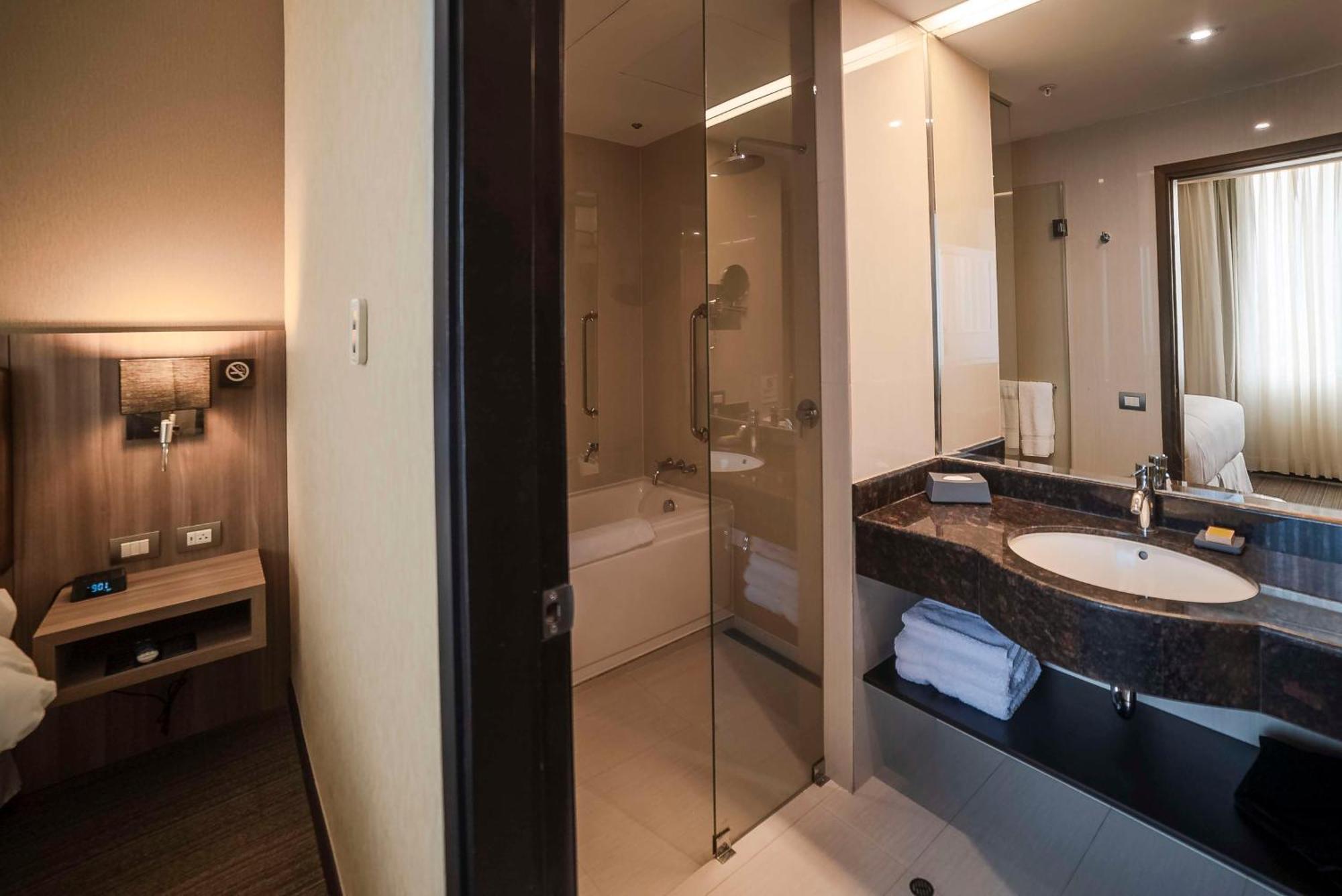 Doubletree By Hilton Trujillo Hotel Encalada Kültér fotó